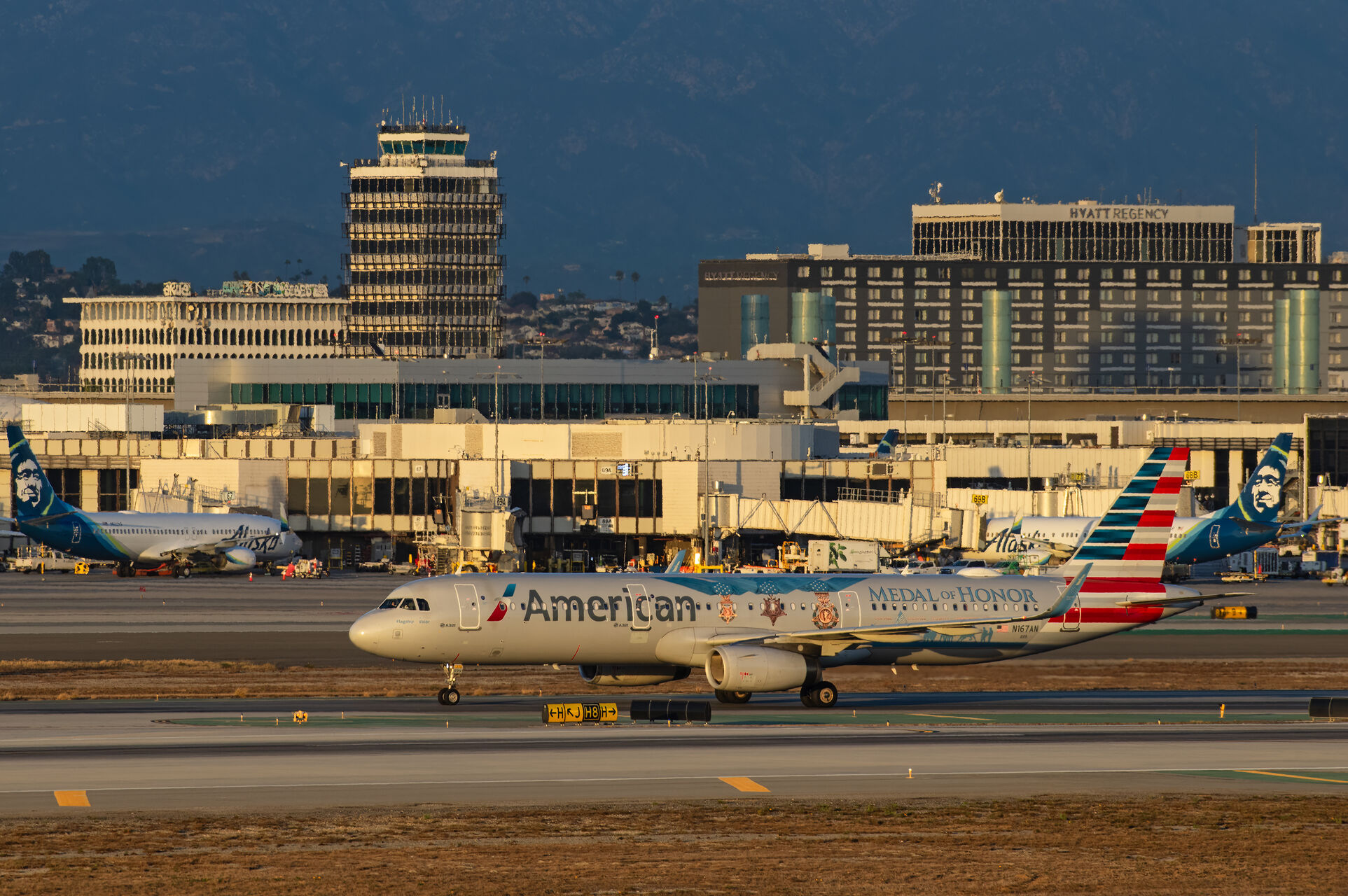 “Flagship Valor” (N167AN)